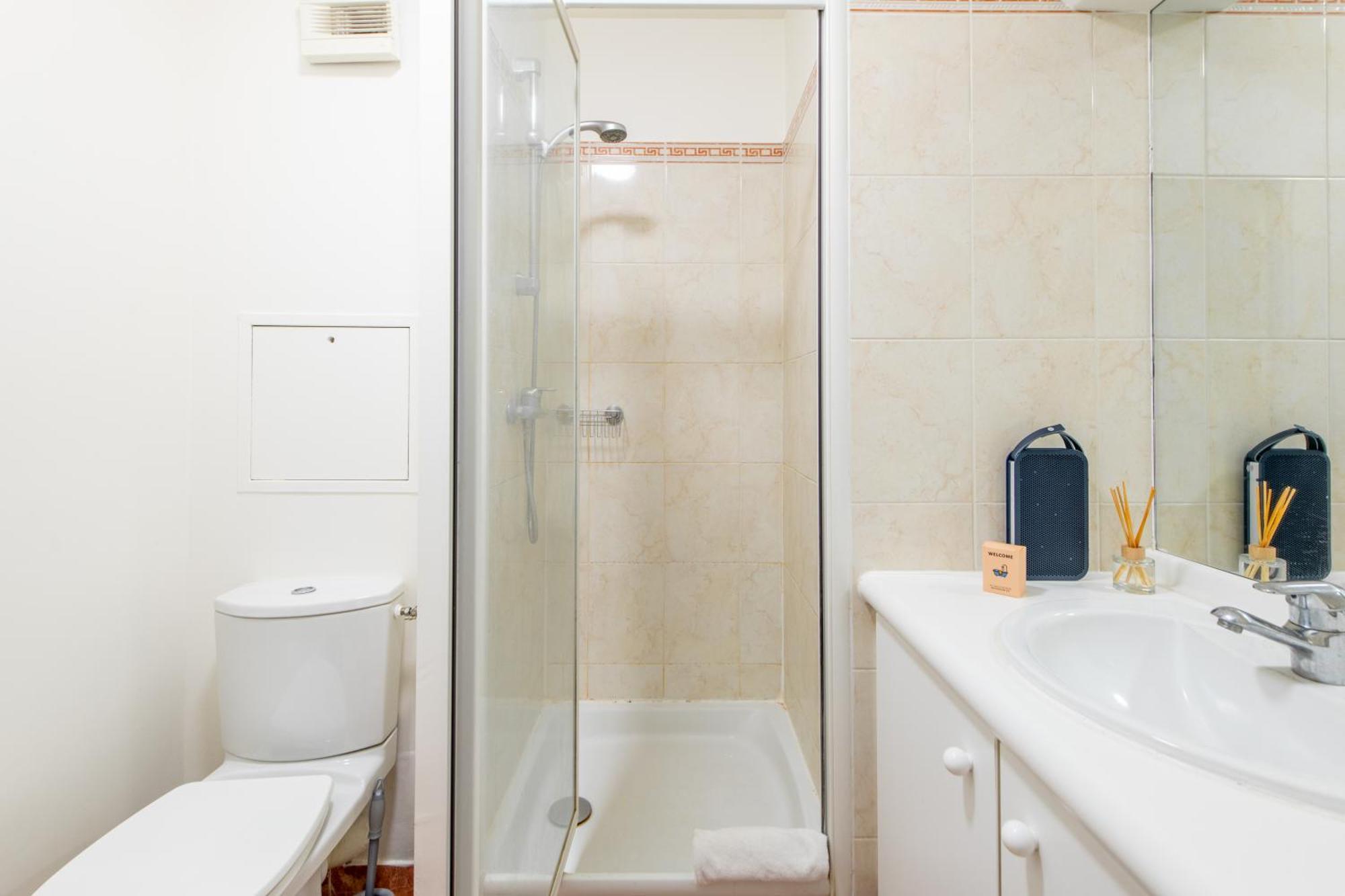 Dames - Lumineux Gare Saint-lazare Apartment *